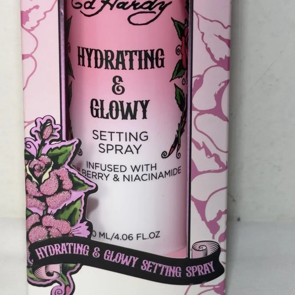 Ed Hardy Hydrating & Glowy Setting Spray Hydrating Glowy Berry 4.06 fl oz